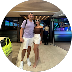 woman wearing eyeglass